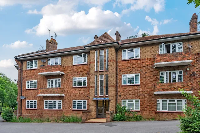 Great North Road, New Barnet, EN5