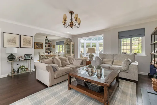 Winchester Close, Esher, KT10