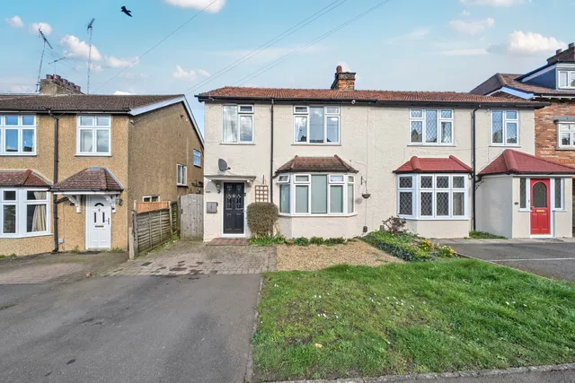 Cross Way, Harpenden, AL5