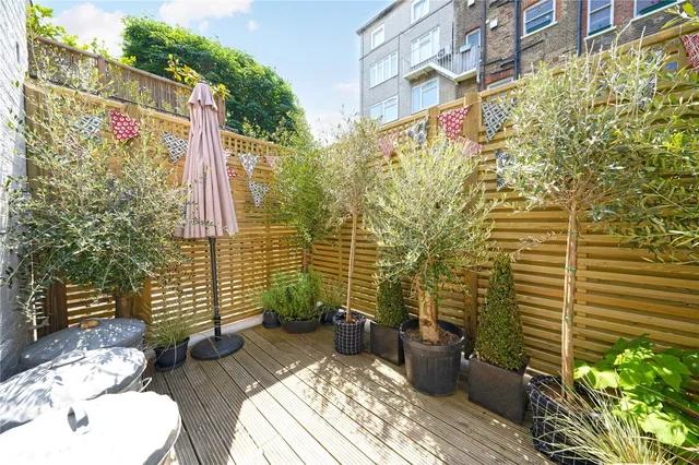 Bina Gardens, London, SW5
