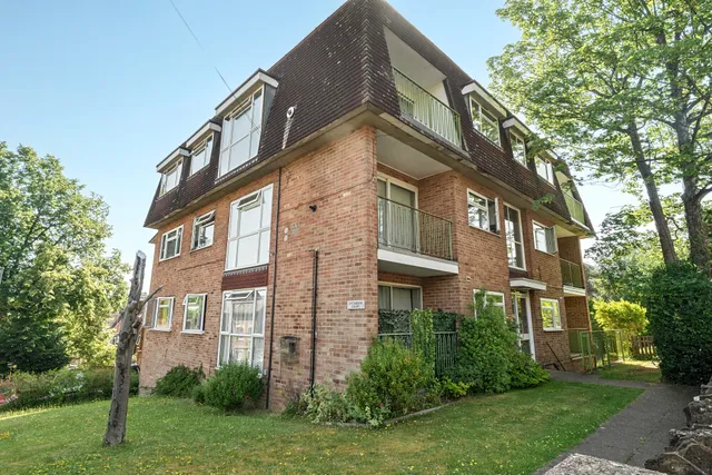 Harvey Road, Guildford, GU1