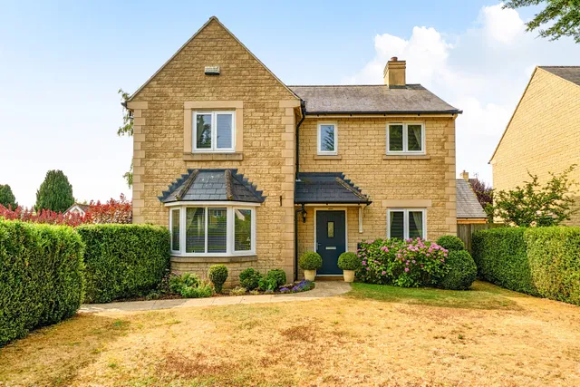 Two Ways Close, Stroud, GL6