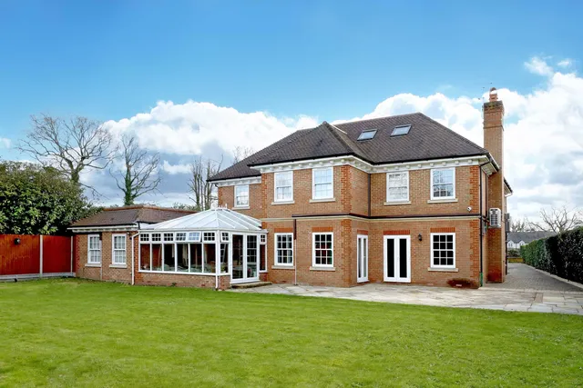 Templewood Lane, Farnham Common, SL2