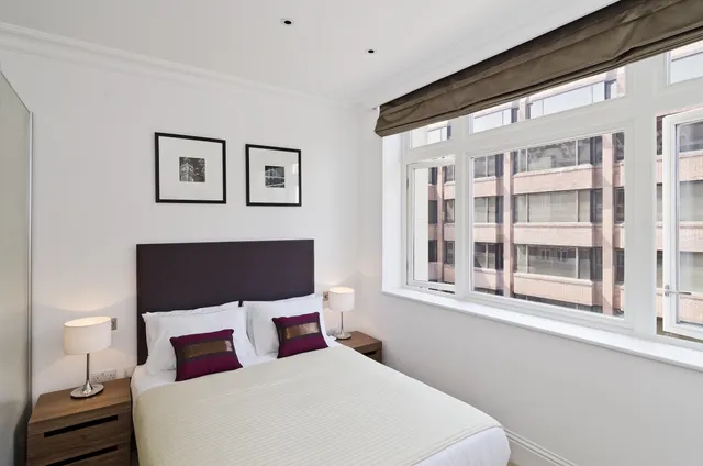 Leman Street, London, E1