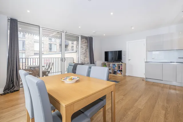 85 Plough Lane, London, SW17