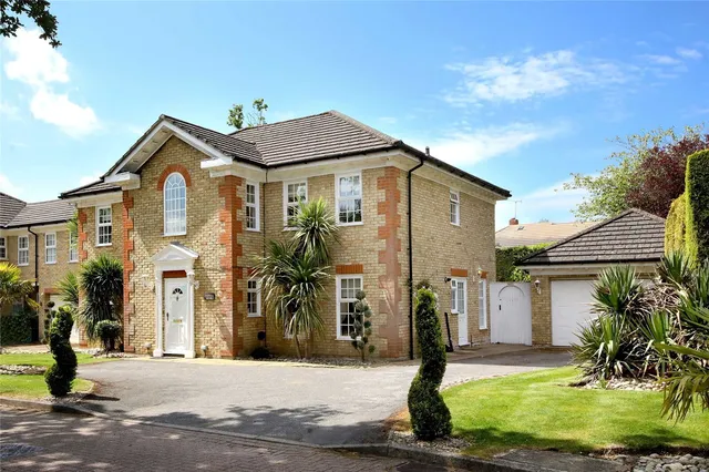 Elmwood Park, Gerrards Cross, SL9