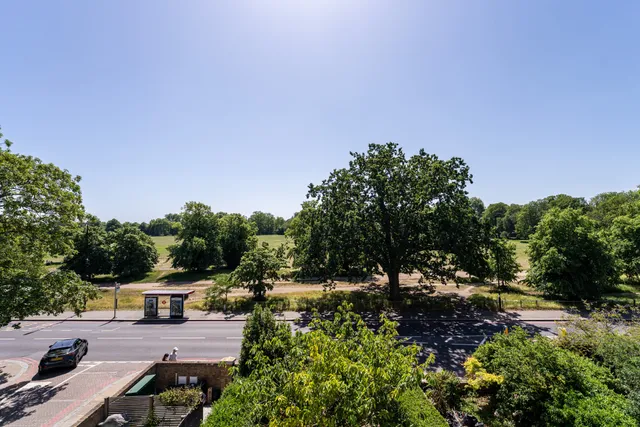 Clapham Common North Side, London, SW4