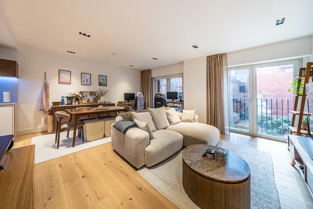 17 Exchange Gardens, London, SW8