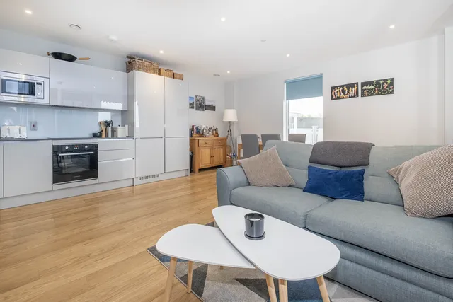 85 Plough Lane, London, SW17