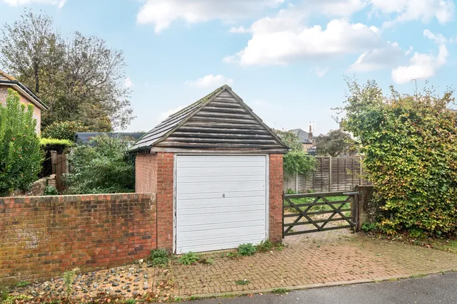 Oving Road, Chichester, PO19