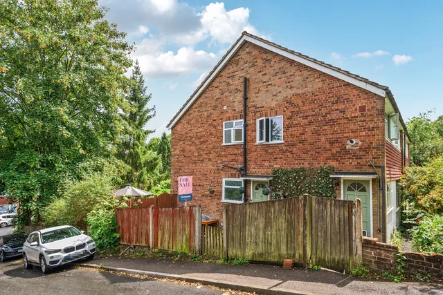 Stafford Close, Caterham, CR3