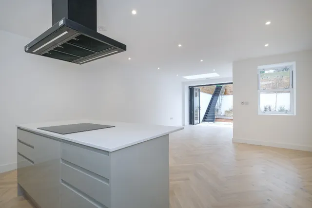Gordon Road, London, W5