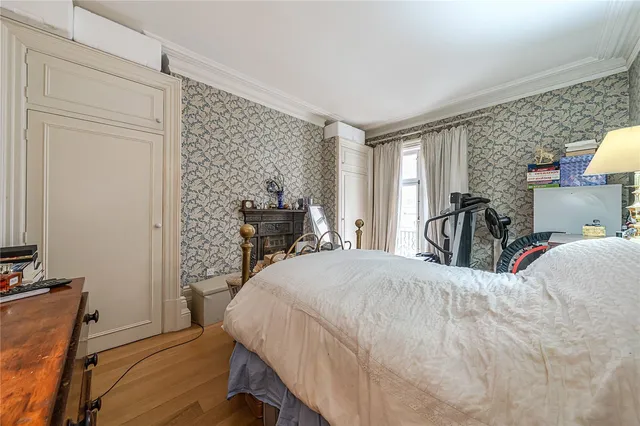 Carlisle Place, London, SW1P