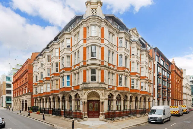 Temple Avenue, London, EC4Y