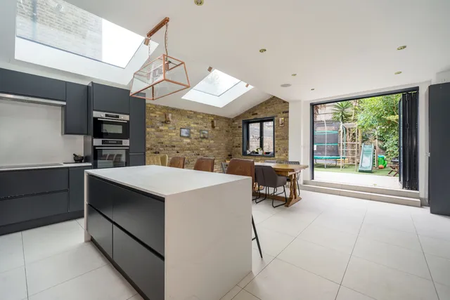 Fernhead Road, London, W9