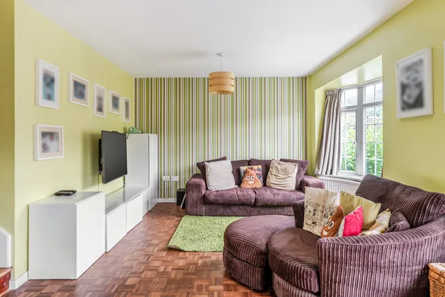 Croydon Road, Caterham, CR3