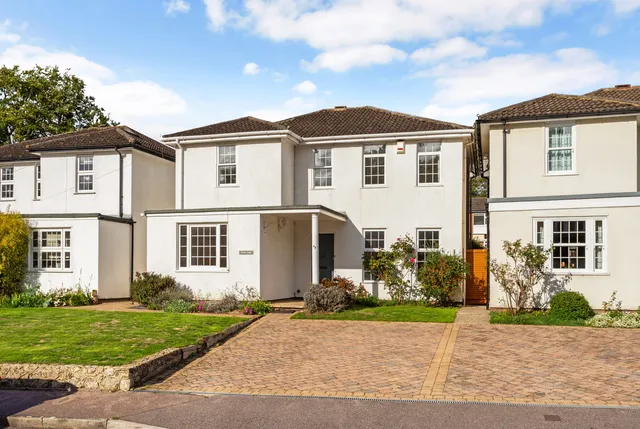 Monks Walk, Reigate, RH2