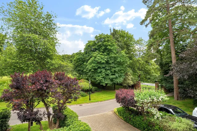 Amersham Road, Chalfont St. Giles, HP8