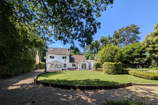 Blackhouse Road, Colgate, RH13