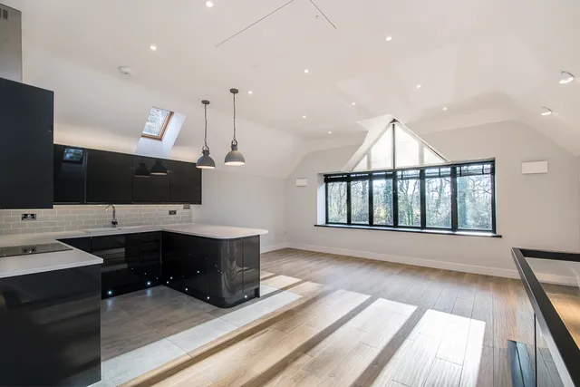 Wycombe End, Beaconsfield, HP9