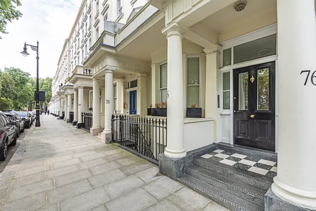 St. Georges Square, London, SW1V