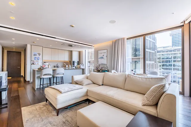 Kings Gate Walk, London, SW1E