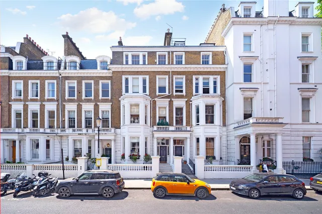 Bina Gardens, London, SW5
