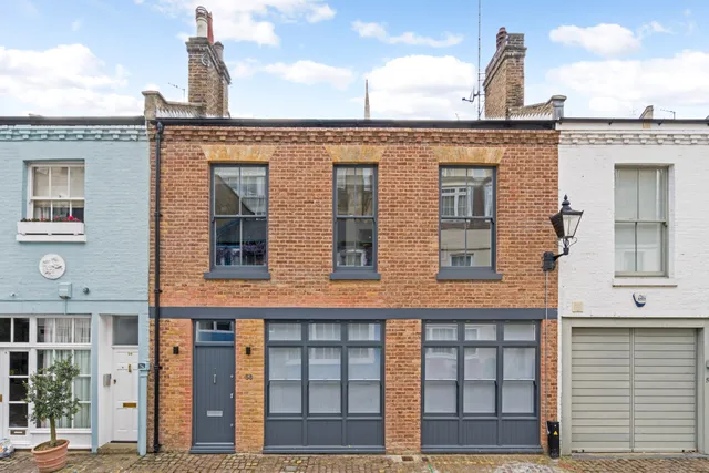 Lancaster Mews, London, W2