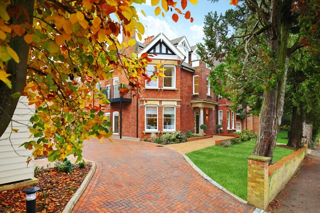 Salisbury Avenue, Harpenden, AL5