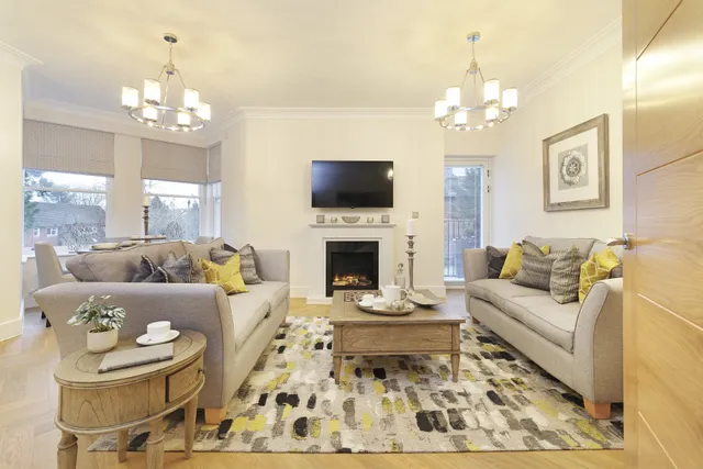 Salisbury Avenue, Harpenden, AL5