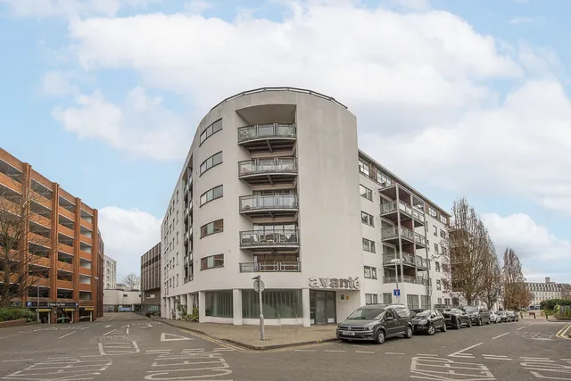 The Bittoms, Kingston Upon Thames, KT1