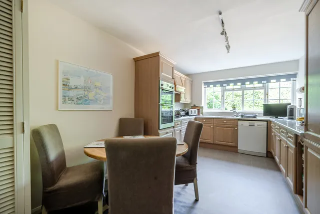 Blanefield, 2A Bois Avenue, Amersham, HP6