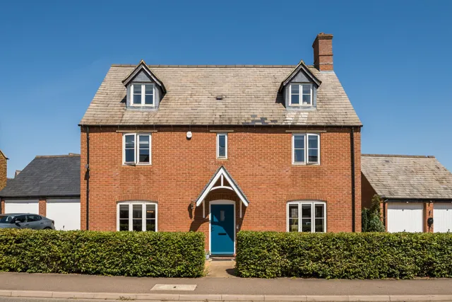 Millers Way, Middleton Cheney, OX17