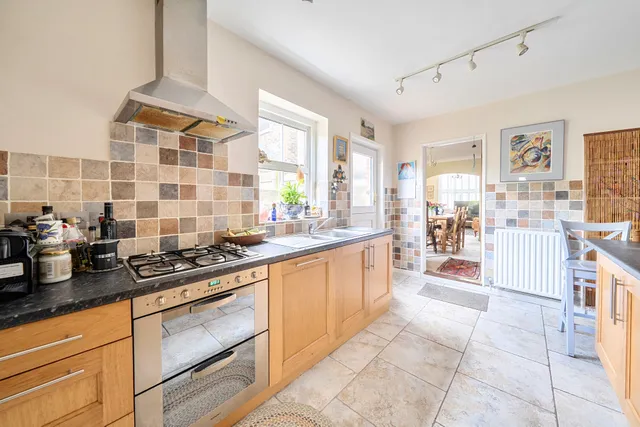 Swindon Road, Horsham, RH12