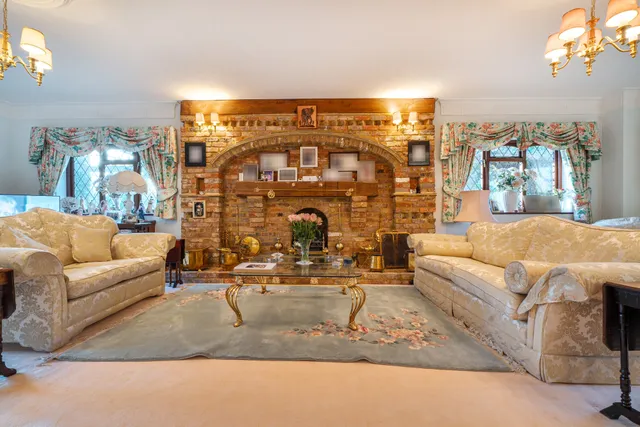 Lakeside Drive, Stoke Poges, SL2