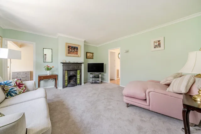 Queens Close, Ascot, SL5