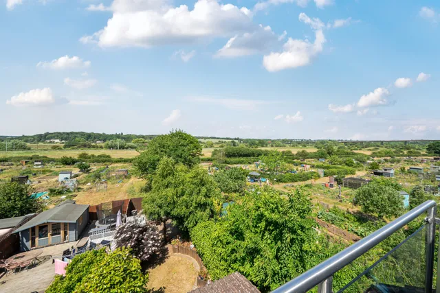 Cromwell Road, Hertford, SG13