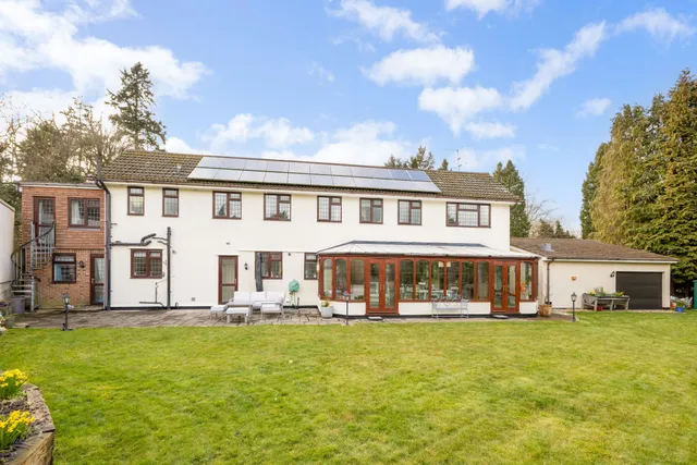Deepdene Avenue, Dorking, RH5