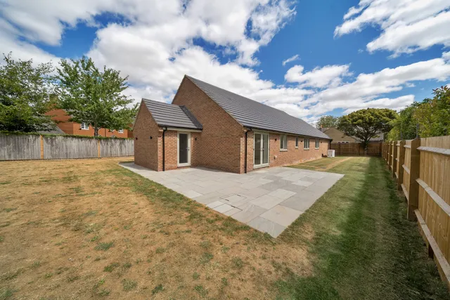 Townend Close, Croughton, NN13