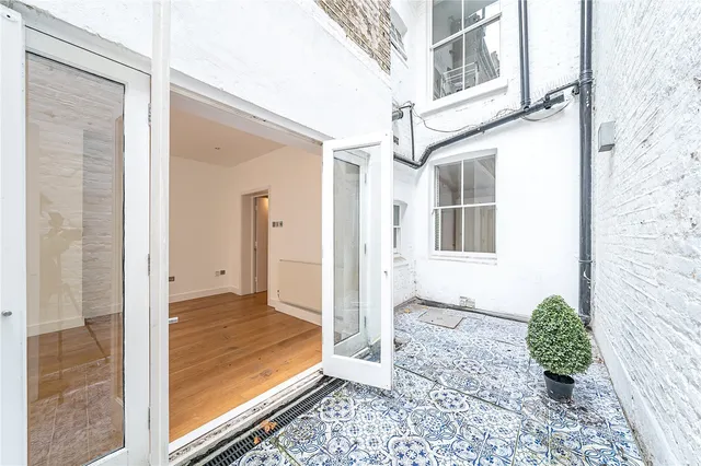 Belgrave Road, London, SW1V