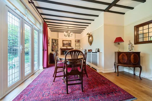 Myddelton Park, London, N20