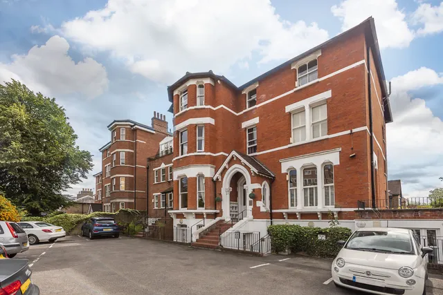 Upper Richmond Road, London, SW15