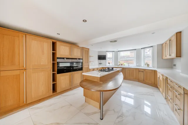 Muswell Avenue, London, N10