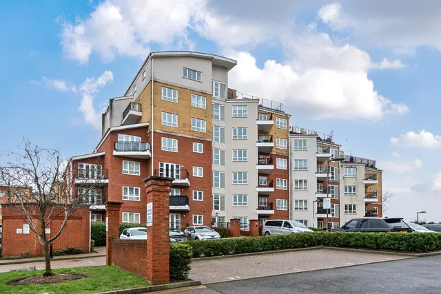 The Gateway, Watford, WD18
