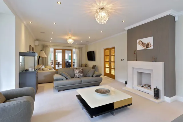 15 Vicarage Way, Gerrards Cross, SL9
