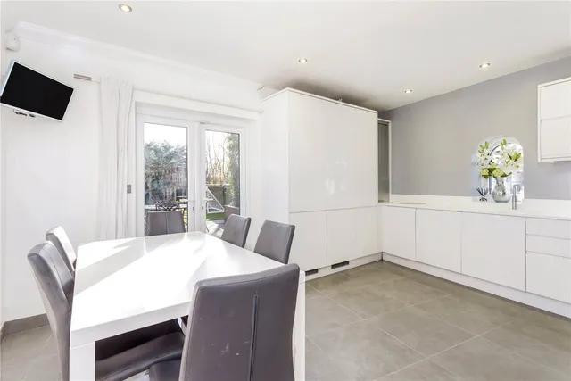 Gowrie Place, Caterham, CR3