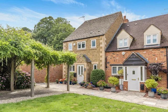 Highlands, Lower Tadmarton, OX15