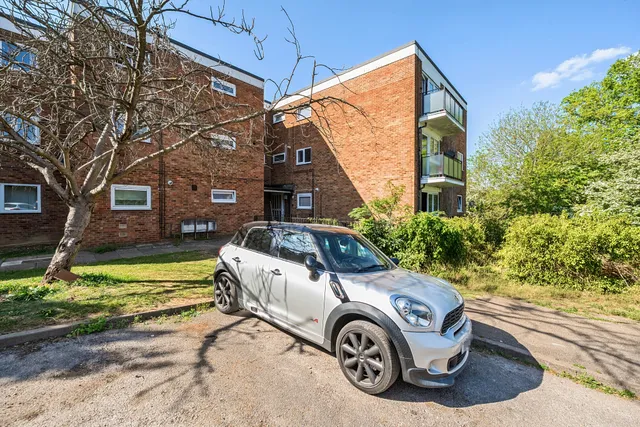 Clarendon Road, Harpenden, AL5