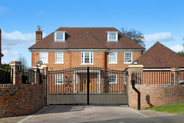 Templewood Lane, Farnham Common, SL2
