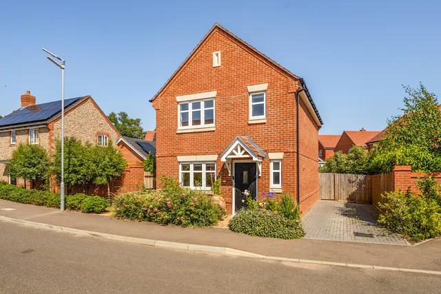 High Meadow, Chichester, PO19